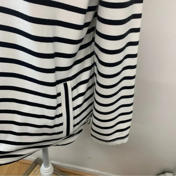 T by Talbots Top Sweatshirt Woman Medium  Long Sleeve Stripe Stretch Pockets - Picture 3 of 12